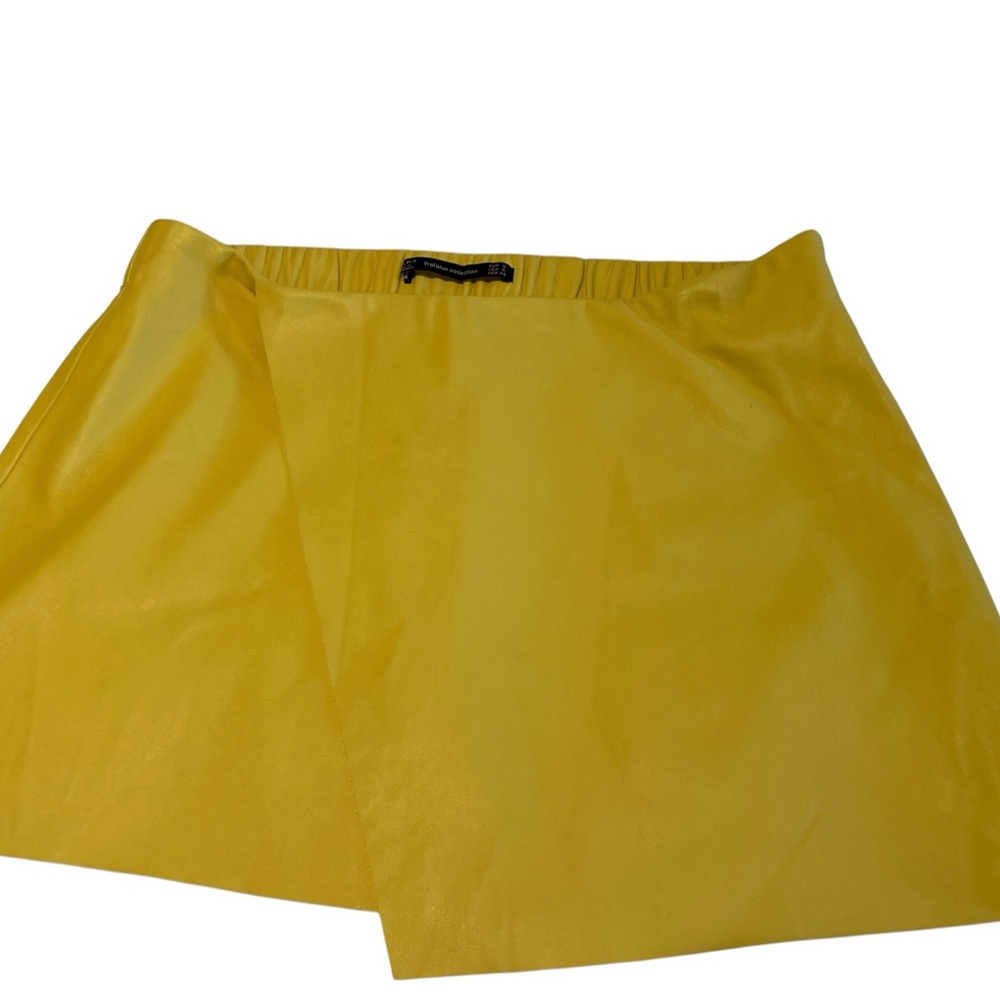 The Zara Trafaluc faux leather mini skirt in size Small - Picture 5 of 7